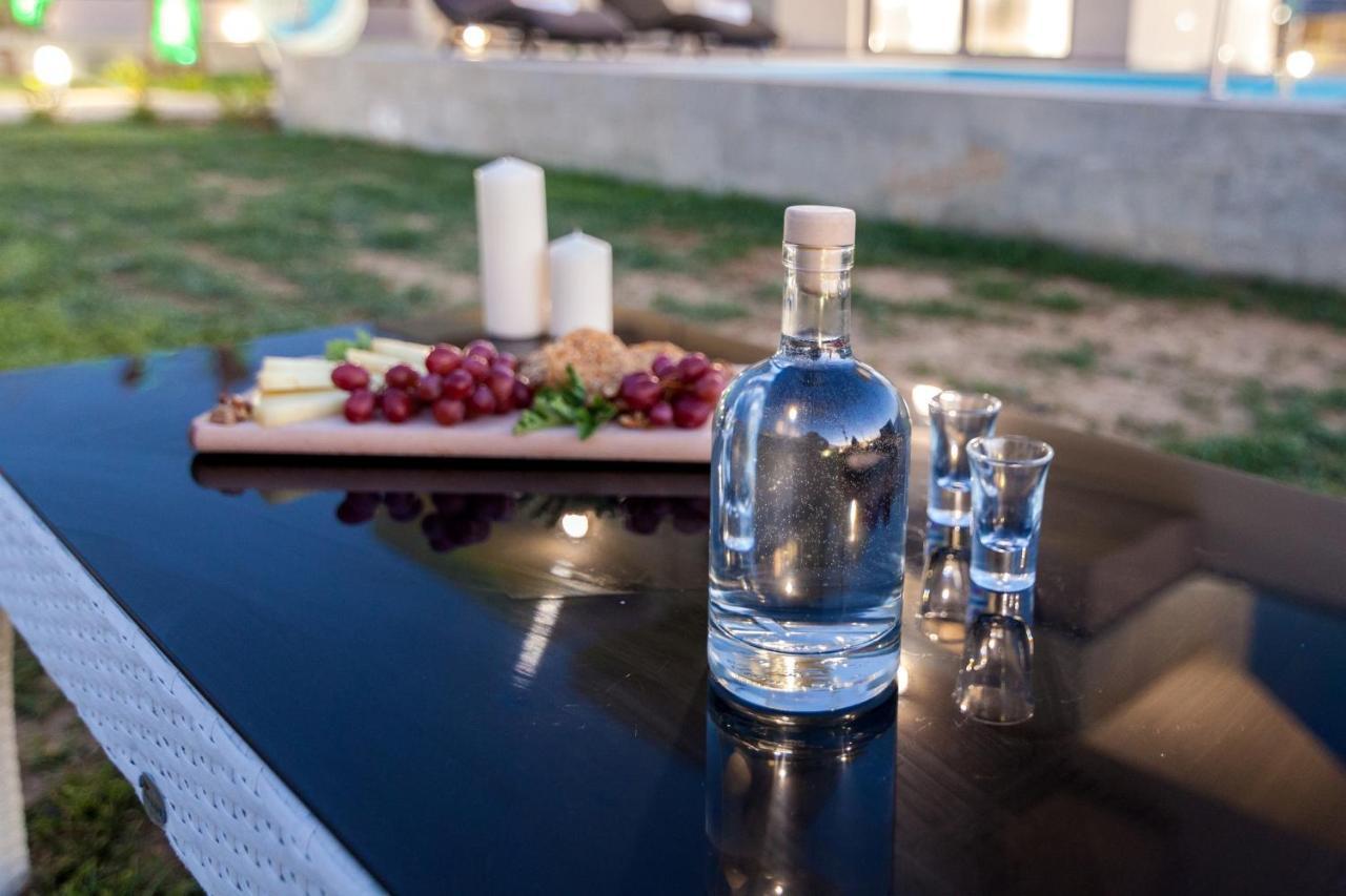 Villa Santa Barbara Hersonisos แอร์ซอนิสซอส ภายนอก รูปภาพ